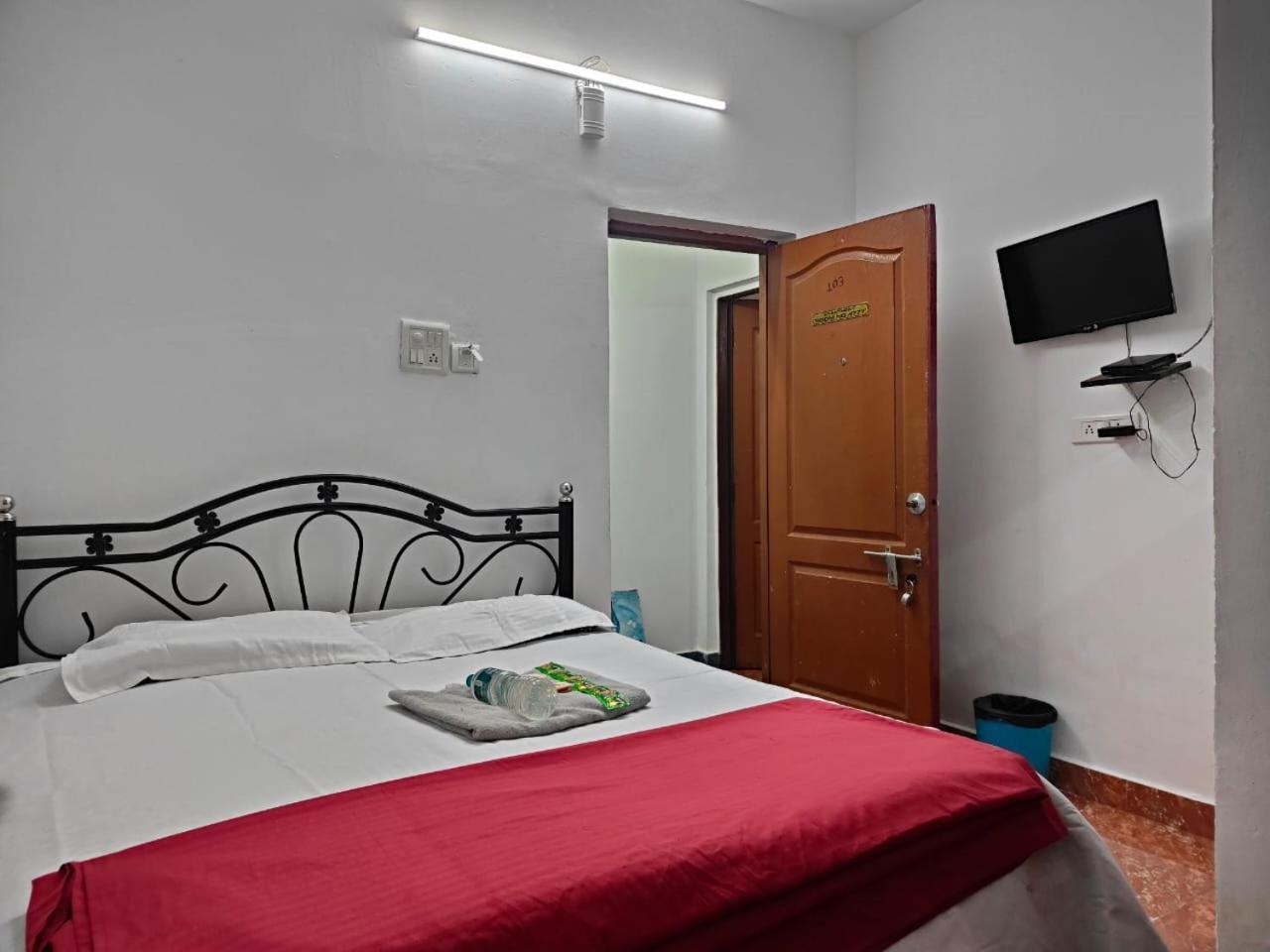 D'souzas Guest house *